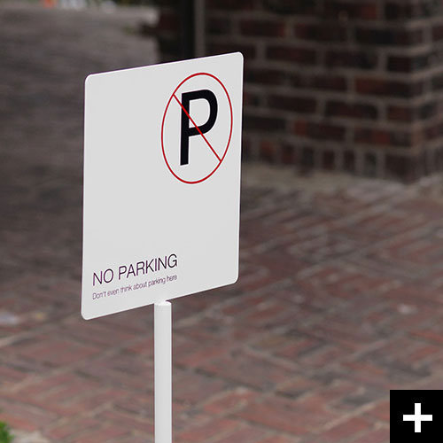 심플하고 모던한 철제입간판 White back입니다. 